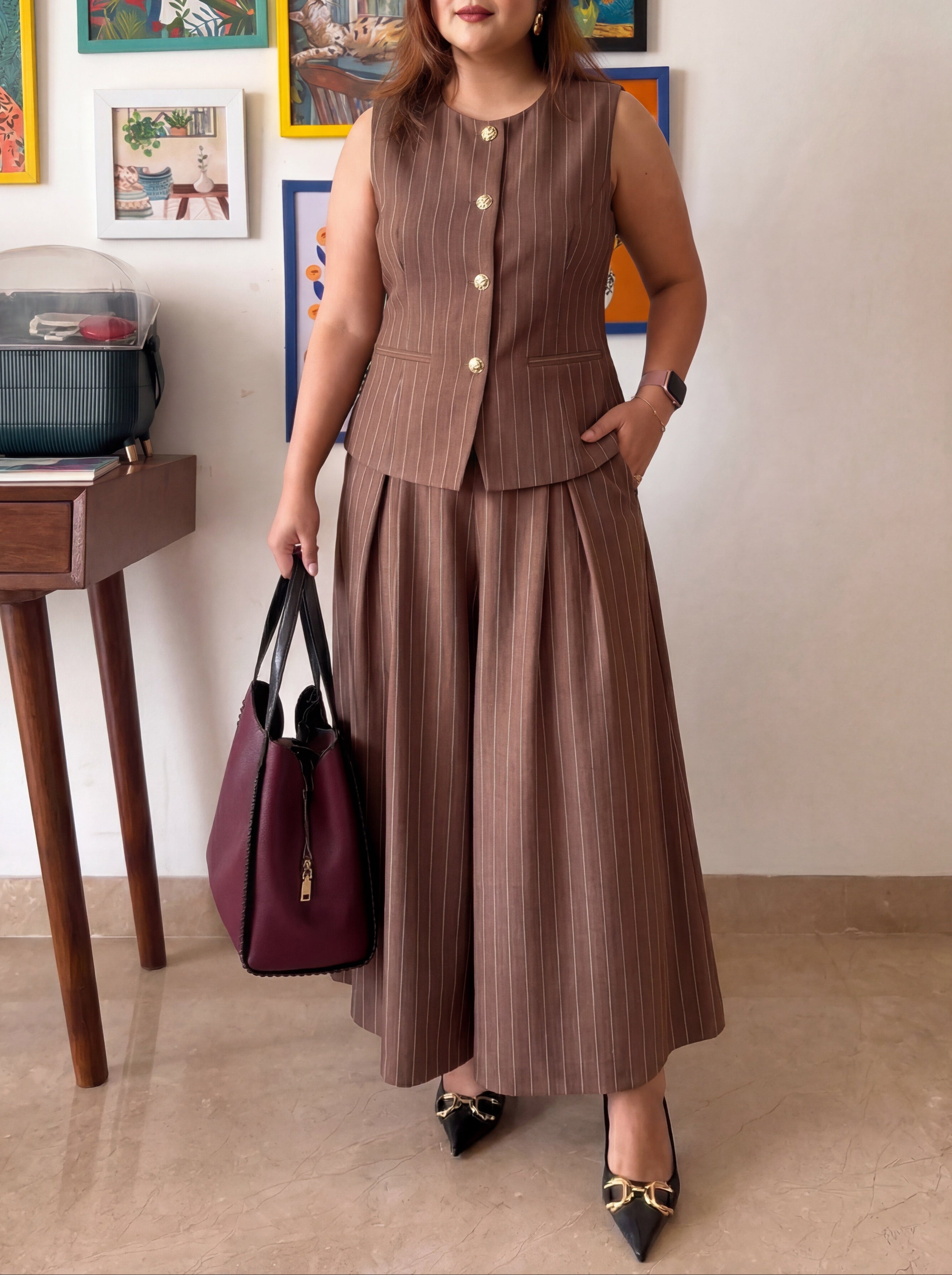 Sleeveless Brown Diana Set